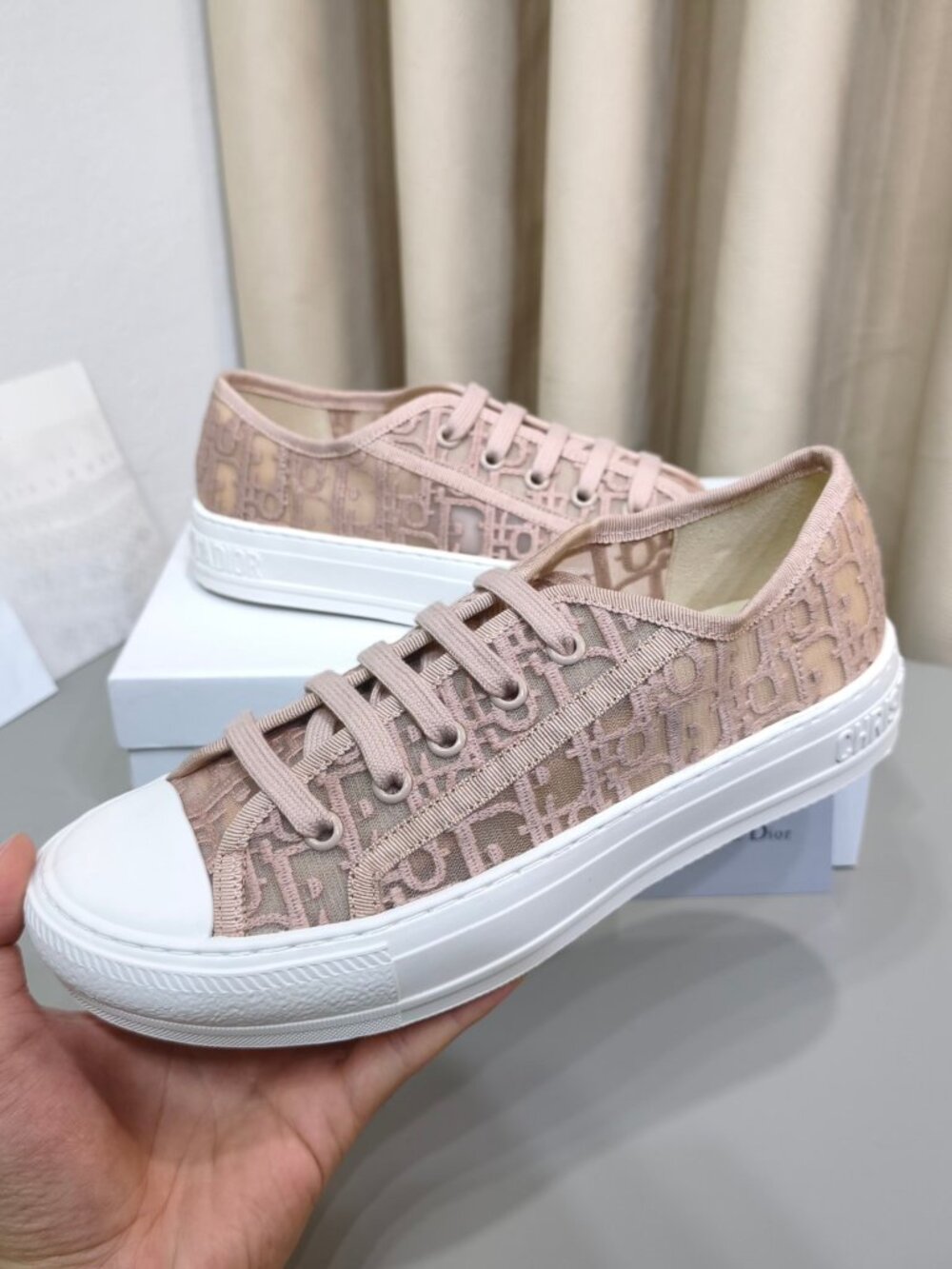 Classic DIOR Shoes: A Stylish and Versatile Choice for Elegance